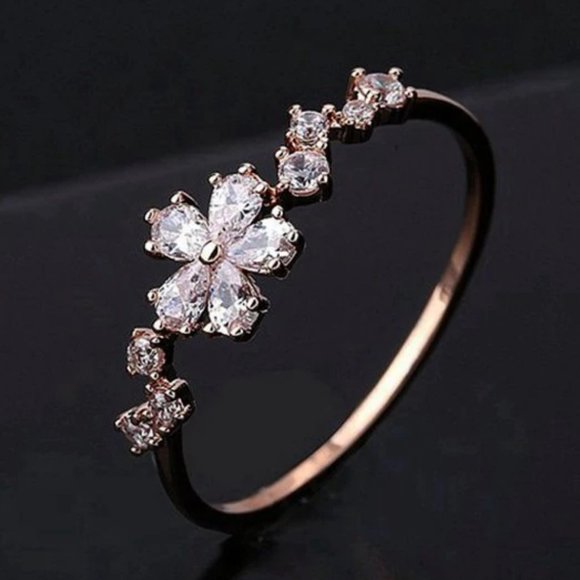 Jewelry - NEW 18K Rose Gold Diamond Flower Ring